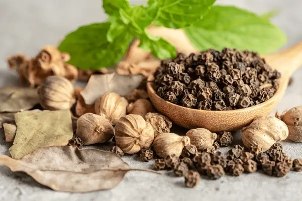 Black pepper extract for Herbal Medicine